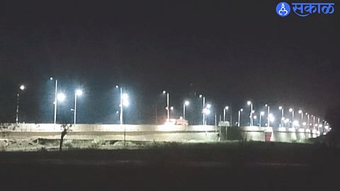 Street lights started on Amalner Bypass.
