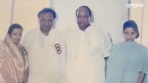 solapur lok sabha poll 2024 komal dobale put whatsapp status with sharad pawar