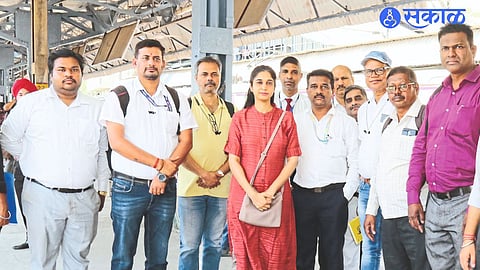 Inspection Committee of Bhusawal Mandal while inspecting Vikhroli station