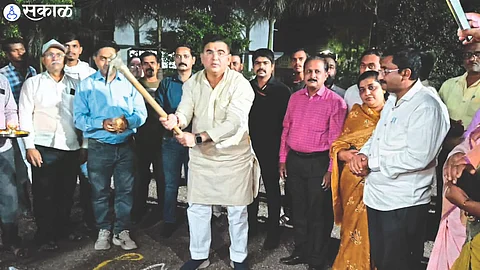 MLA Jaykumar Rawal performing Bhoomi Puja for various development works at raul Nagar.