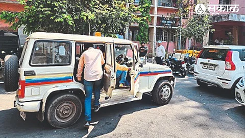 Sarkarwada police while detaining Baba Konkani.