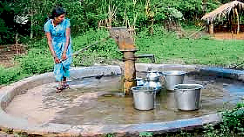 Akola Water Crisis : हंडाभर पाण्यासाठी वणवण भटकणे थांबणार; २० गावांमध्ये कुपनलिकेची कामे मंजूर