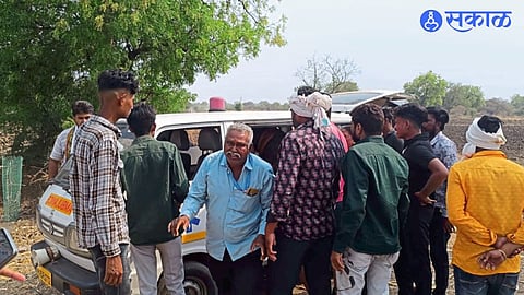 The deceased's father was screaming at the scene of the incident