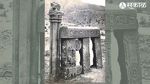 Bharhut (Madhya Pradesh) Shunga carvings and pillars near the stupa.