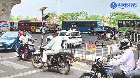 Traffic congestion on the roads leading from Nashik to Malegaon at Hotel Jatra Chauphuli.