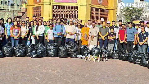 Volunteers and office bearers participated in the special cleanliness drive in Godakath area on Sunday.
