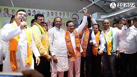 While joining the BJP in the presence of BJP state president Chandrashekhar Bawankule, Congress state general secretary Dr. Frost moss