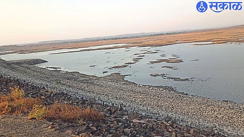 Amaravati dam has gone dry for the first time in ten years.