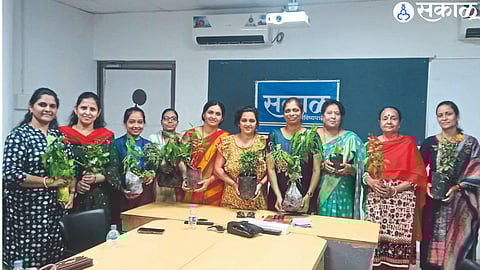 Participating members in Tanishka members' tree almsgiving.