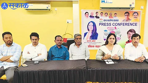 Media in charge Pragati Ahir speaking at a press conference organized on behalf of City Congress on Monday