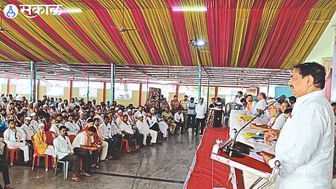 State president of NCP Jayant Patil while guiding the gathering of workers of Mahavikas Aghadi.