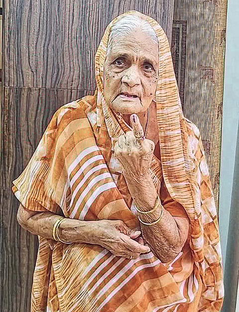 मतदार प्रतिक्रिया