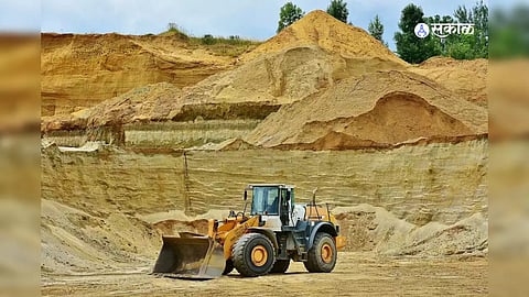 वाळू माफियांच्या विरोधात मौदा महसूल विभागाने कारवाई करीत कोट्यवधीचा महसूल शासन तिजोरीत जमा केला