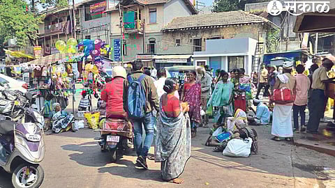 Beggars waiting for devotees on Ram Tirtha.