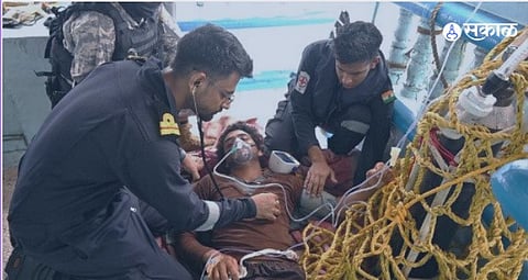 Indian Navy : अरबी समुद्रात पुन्हा भारतीय नौदलाची हवा, 20 पाकिस्तानींसाठी ठरले देवदूत