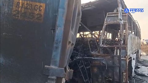 Hyderabad-bus and lorry caught fire