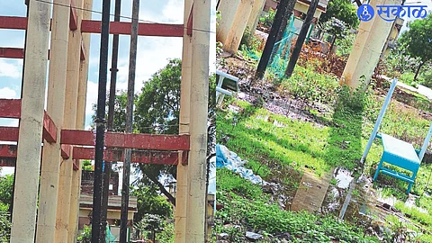 Ongoing leakage of water tank in Yeola Bajirao Nagar. In the second photo, water is stored under the tank.