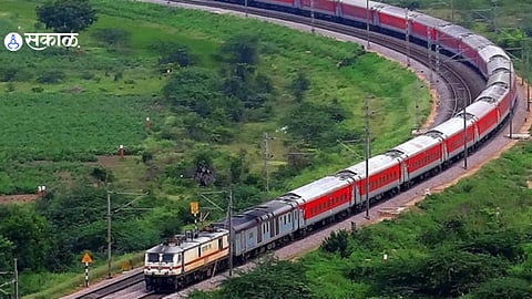 प्रवाशांनो लक्ष द्या; कोकण रेल्वेमार्गावर आजपासून पावसाळी वेळापत्रक!