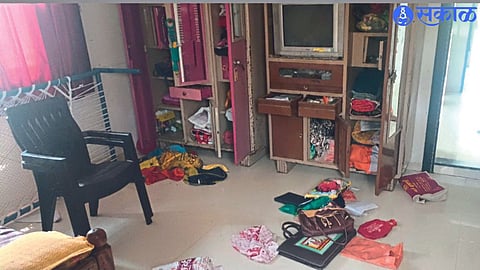 Items thrown by thieves in Gajanan Behere's house.