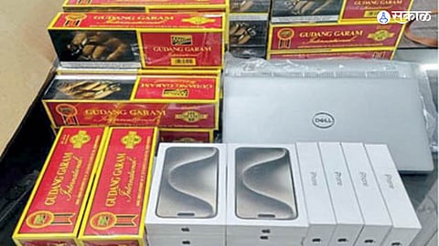 2 smugglers nabbed at nagpur airport 200 gram gold bars worth Rs 38 lakh seized