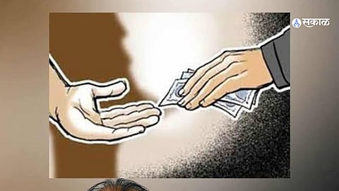 Bribe: बक्षीसपत्र केलेल्या जमिनीच्या नोंदीसाठी लाच मंडलाधिकारी जाळ्यात