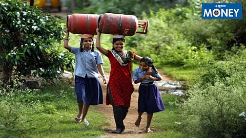 Maharashtra Interim Budget 2024 ajit pawar announcement Annapurna Yojana women will get three cylinders free every year