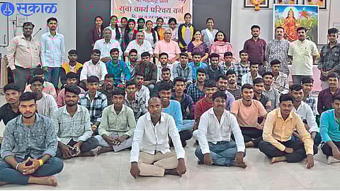 With the trainees in the introductory class organized by Janjati Kalyan Ashram
On present recognition.