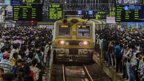 Mumbai Local : गुड न्यूज! मुंबई लोकल धावणार 'टाईम टू टाईम', रेल्वेकडून 'हे' मोठे बदल