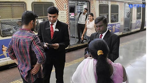 Mumbai Local: दोन महिन्यात ९ लाखापेक्षा जास्त फुकट्या प्रवाशांवर कारवाई!