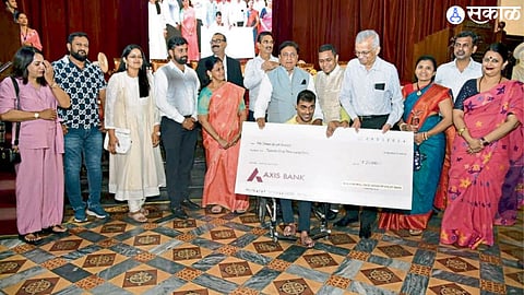 दिव्यांग अमितची भरारी