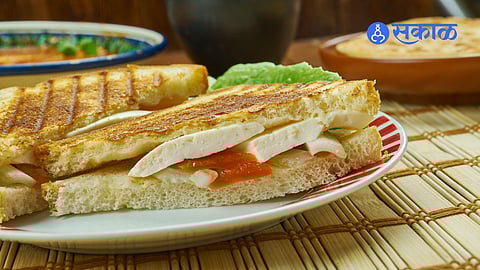 Besan Paneer Sandwich: