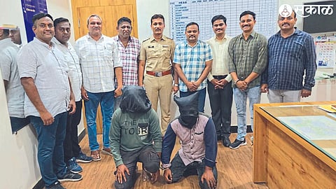 Local crime branch team with suspects from Gujarat.