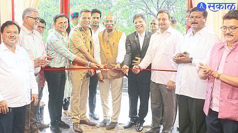 While inaugurating the educational exhibition Sakal Vidya Expo 2024, Commissioner of Police Sandeep Karnik, General Secretary of MVPS Education Institute Adv. Nitin Thackeray