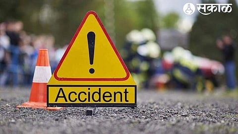 राजापुरात ट्रकने कार अन् दुचाकींना चिरडले; १ ठार, १० जखमी, ५ गंभीर