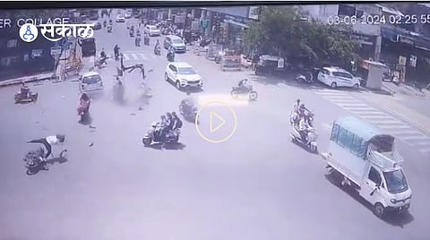 Kolhapur Accident: कोल्हापुरातील रस्त्यावर घडला 'कॅरम बोर्ड'सारखा थरार! भरधाव कारनं दुचाकींना उडवलं, तिघांचा मृत्यू; व्हिडिओ व्हायरल