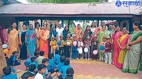 On the first day of school, teachers and students celebrate the joint entrance ceremony of school number one and two.