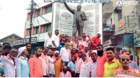 Officials and workers of Mahavikas Aghadi cheering after Bhaskar Bhagare won.
