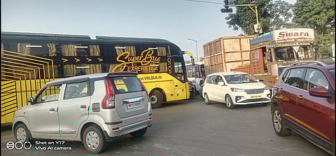 किवळेमधील मुकाई चौकातील कोंडी कायम