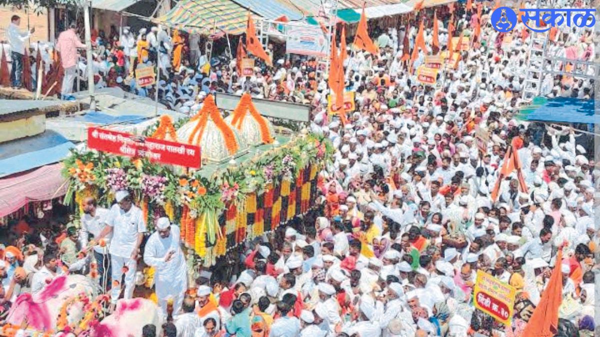 Saint Nivrittinath palanquin passed by