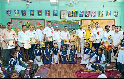 किवळेत गरजू विद्यार्थ्यांना शालेय साहित्याचे वाटप