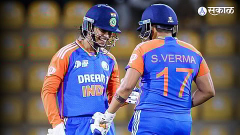 Smriti Mandhana - Shafali Verma