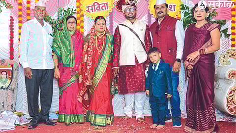 Family at Savita and Nilesh's wedding here.