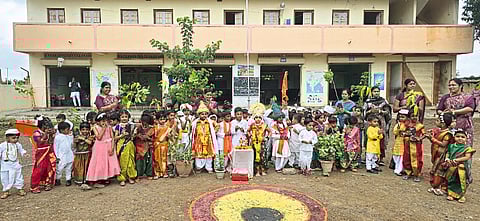 जेजुरीत बालचमुंच्या दिंडीतून पर्यावरणाची जागृती