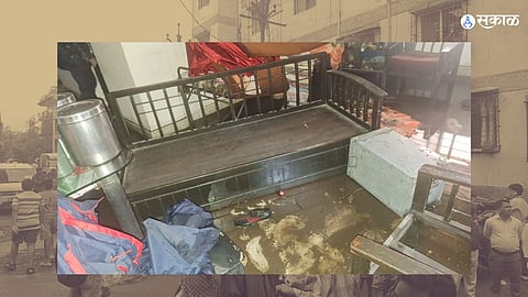 पूर ओसरला, मदत सरसावली, लोक सावरले !