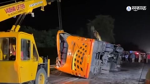 Bus Accident On Mumbai Express Highway