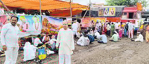 खळद येथे देशमुख कुटुंबीयांची ४२ वर्ष अन्नदान सेवा