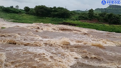 water of Mahalungi River towards Bhojapur Dam