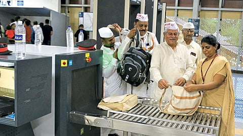 warkari in metro journey