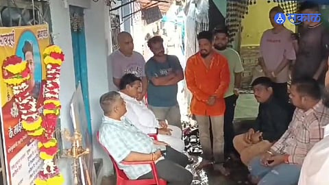 Thane: 'त्या' अपघातग्रस्त कुटुंबियांच्या पाठीशी शिवसेना ठामपणे उभी, जिल्हाप्रमुखांची ग्वाही