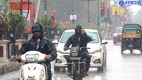 It was drizzling in the city on Monday. Motorists driving in this rain.